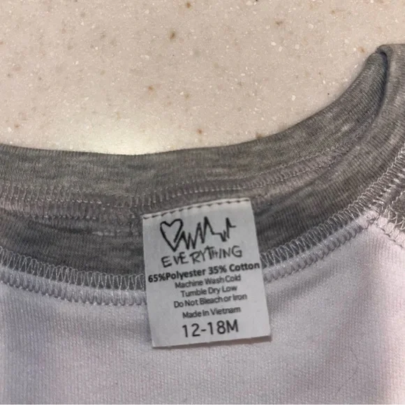 Love Beats Everything Baby Onesie - Heather Grey & White - NEW/NEVER WORN - Picture 3 of 3